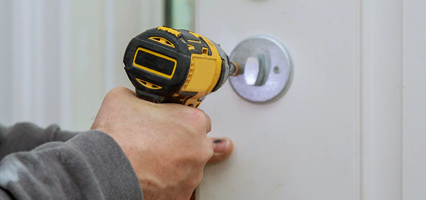 Street Locksmith For Smart Lock Repair in Adelanto, CA